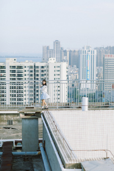 女人被男人逼到情绪崩溃